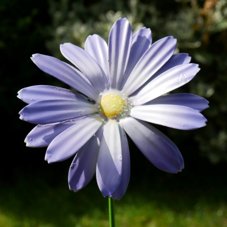 Blue Colour Metal Flower Stake