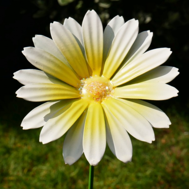 White Colour Metal Flower Stake